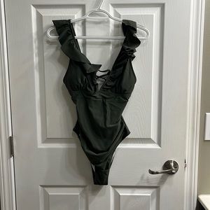 Green cupshe bathing suit- size medium